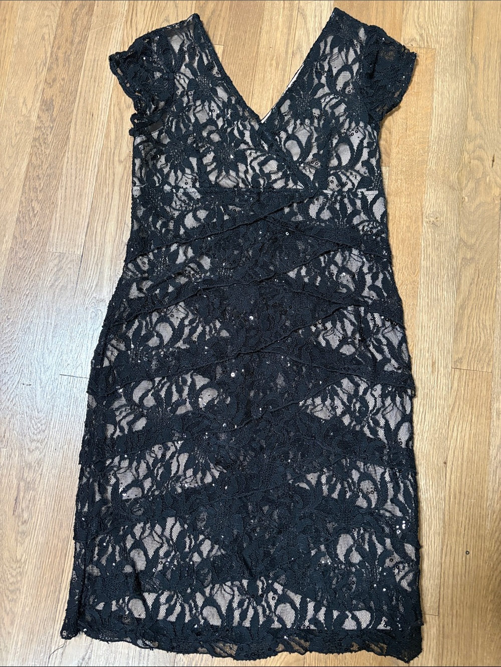 Scarlett Black Lace V-Neck Midi Dress with Cap Sleeves